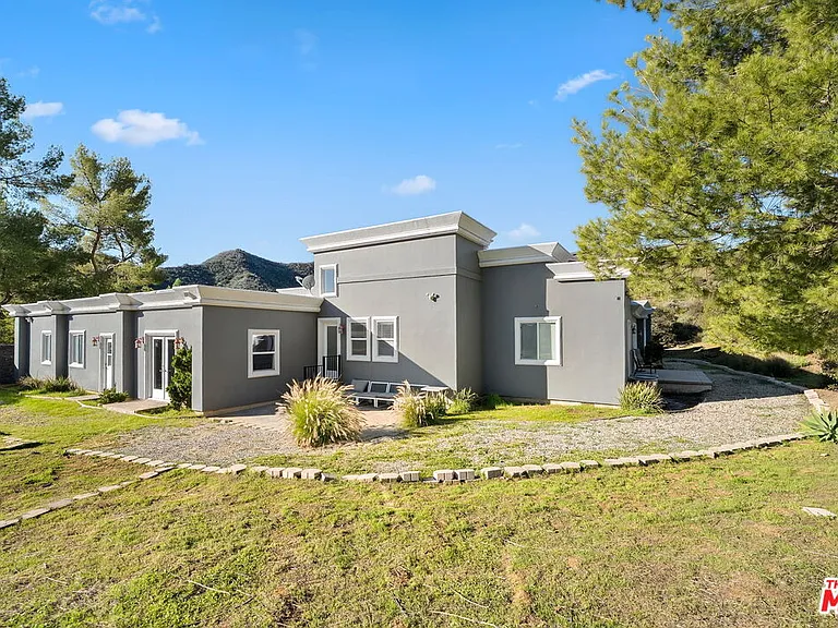 3699 Kanan Rd — Photo 11