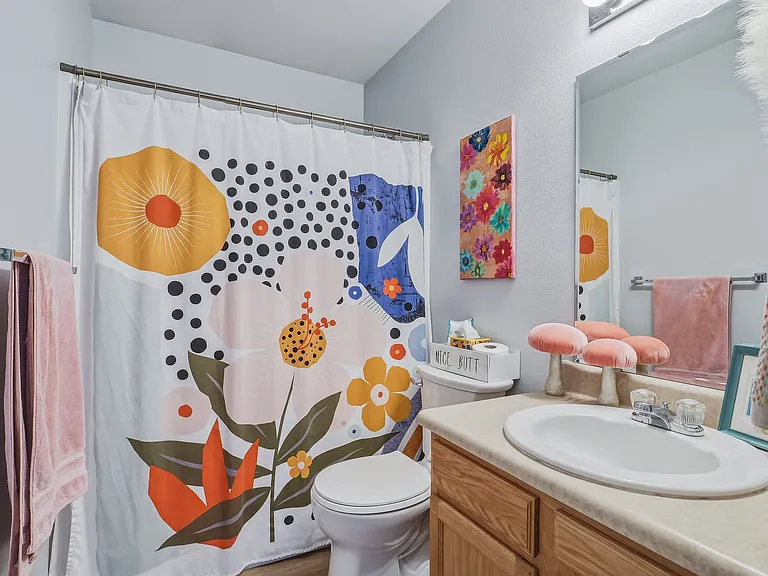 2114 Meadow Dr — Photo 19