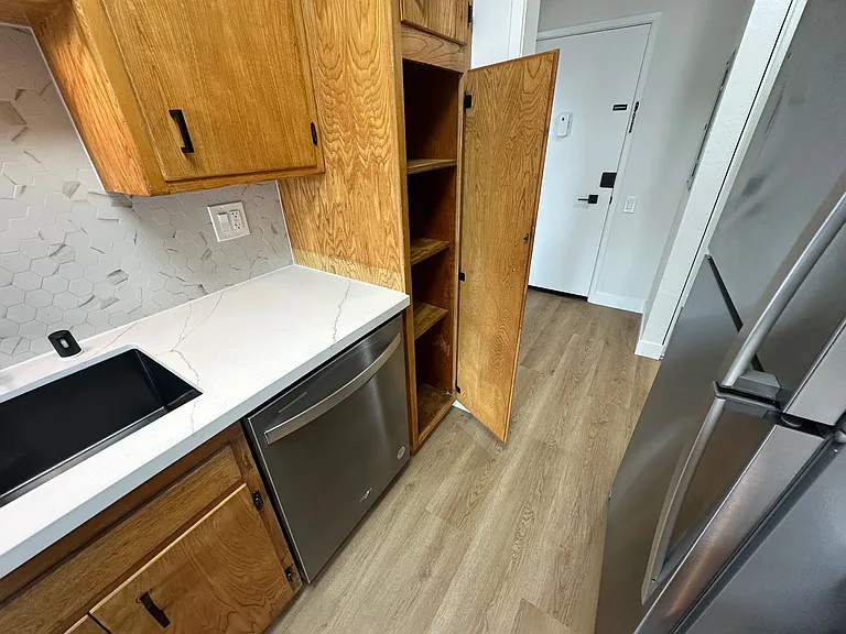 REGENT 140, LLC — Photo 12