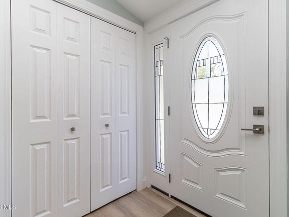 5th image of 2929 Wicklow Rd