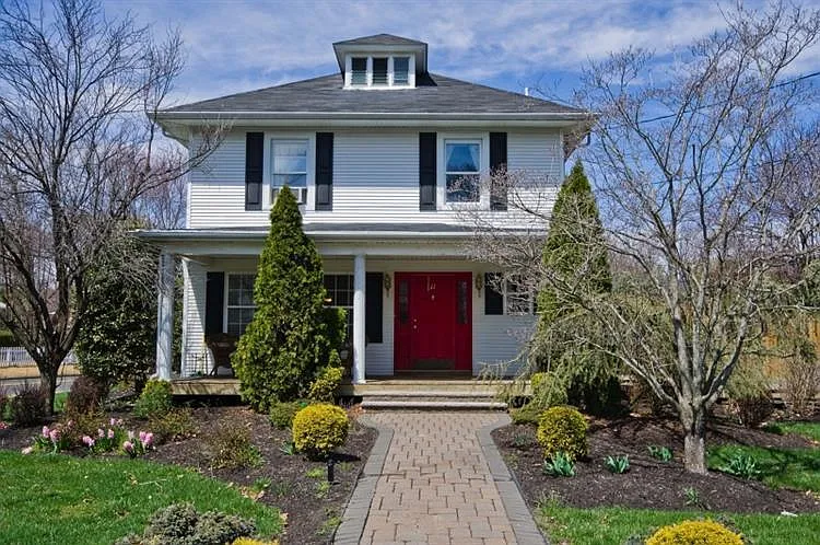 17 Hillside Ave photo 1