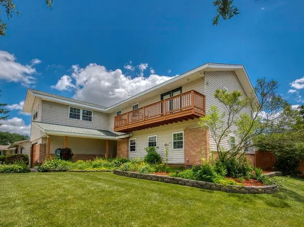 591 Sussex Ct, Elk Grove Village, IL 60007