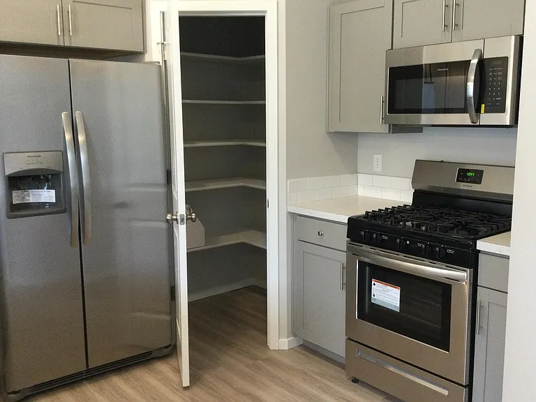5621 Remington Dr — Photo 12