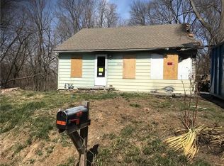 11806 E Scarritt Ave, Sugar Creek, MO 64054