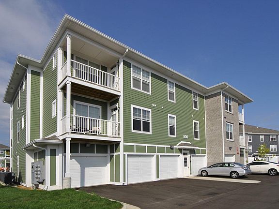 2nd image of 372 Beacon Light Cir #301