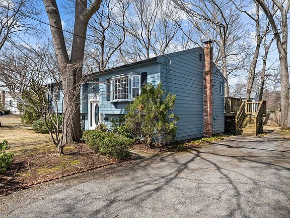 3rd image of 183 Wellington Ave