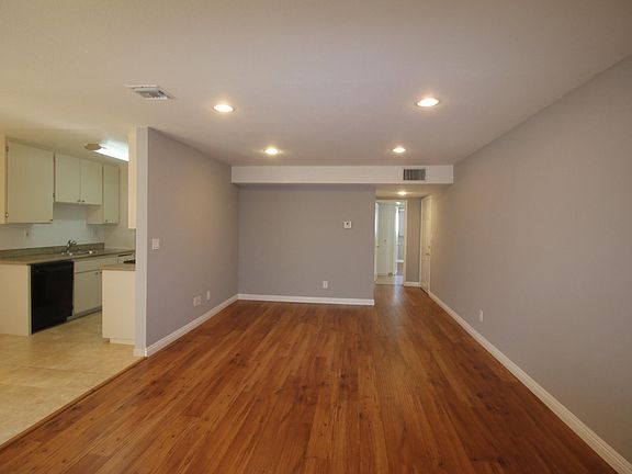5th image of 19229 Nordhoff St #38