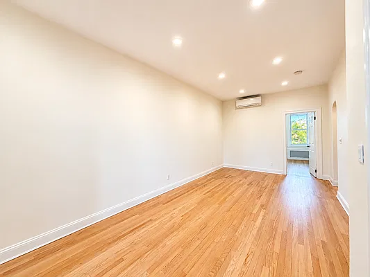 Living room, photo 3