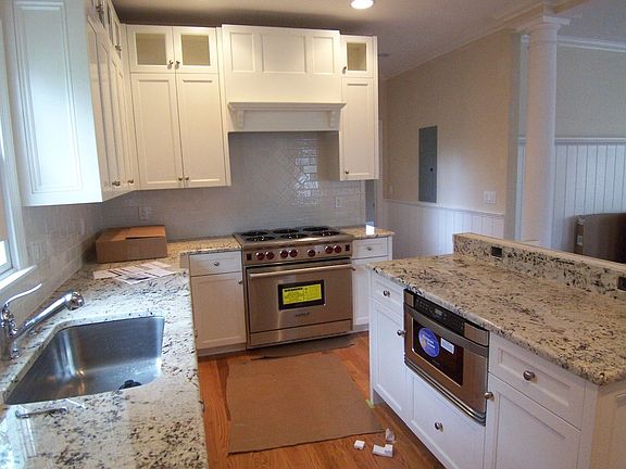 5th image of 130 Belvoir Ave