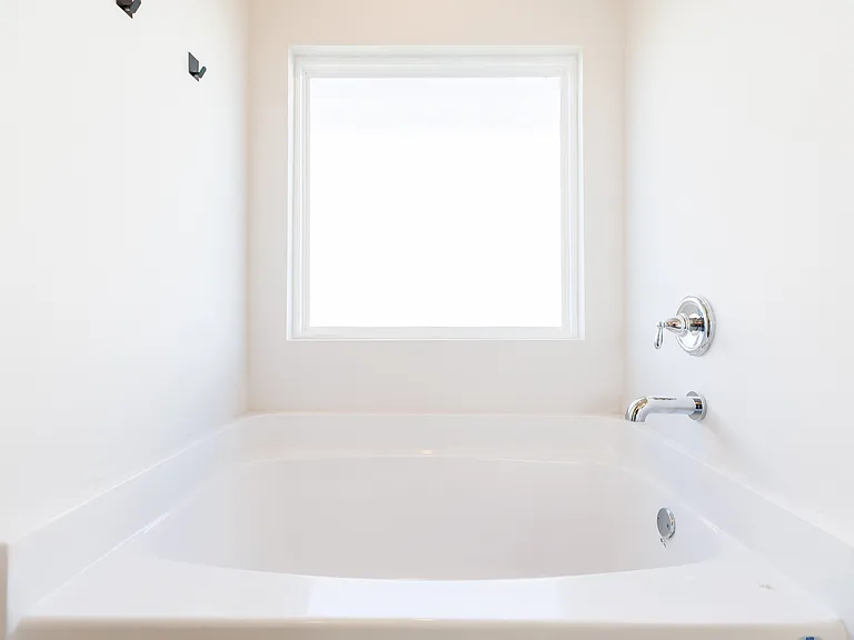 2082 Tottenham Dr — Photo 15