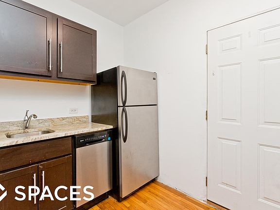 2nd image of 685 W Wrightwood Ave Ste 1