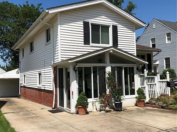 2nd image of 12905 Park Knoll Dr
