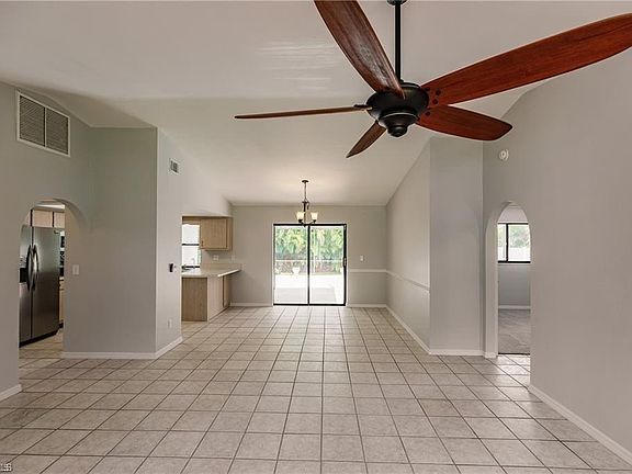 5th image of 214 SW 38th St