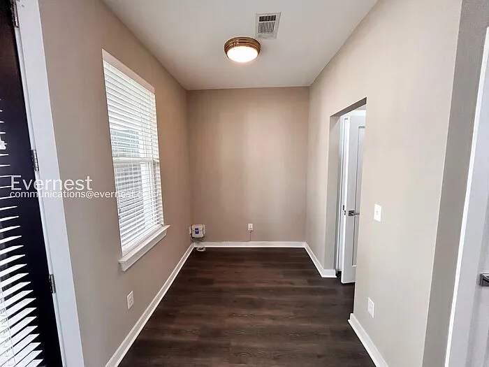 305 Jeffries Way — Photo 8