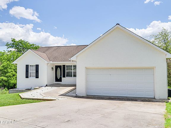 2nd image of 3017 Masters Ln