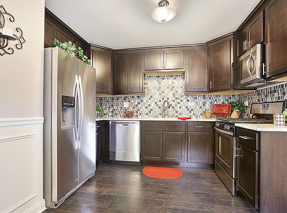 4th image of 11260 Brook Crossing Ct