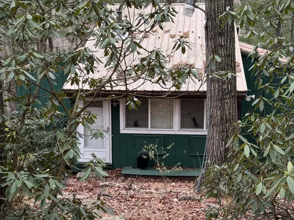 2535 Crossroad School Rd, Hedgesville, WV 25427