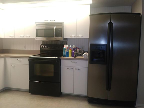 3rd image of 135 Kings Dr