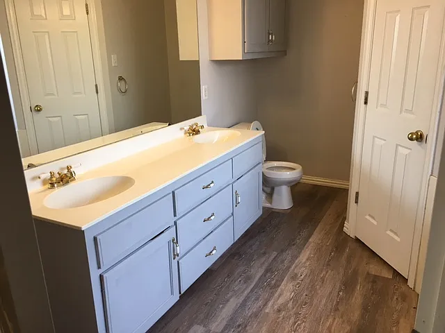 1020 Brookhaven Dr — Photo 6