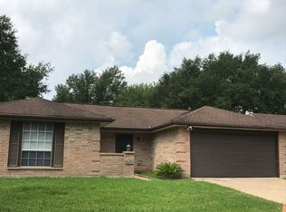 906 Country Place Blvd, Pearland, TX 77584