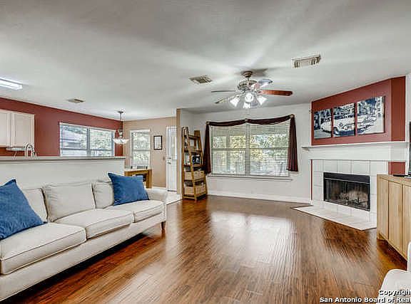 3rd image of 4037 Brook Hollow Dr