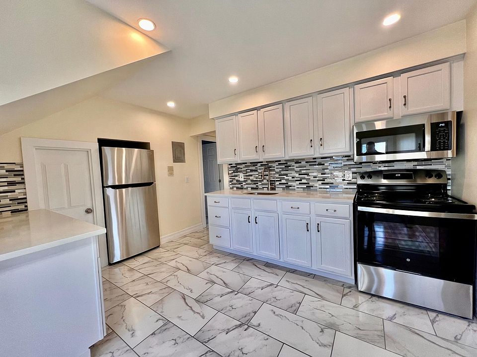 1st image of 52 Battle Ave #5