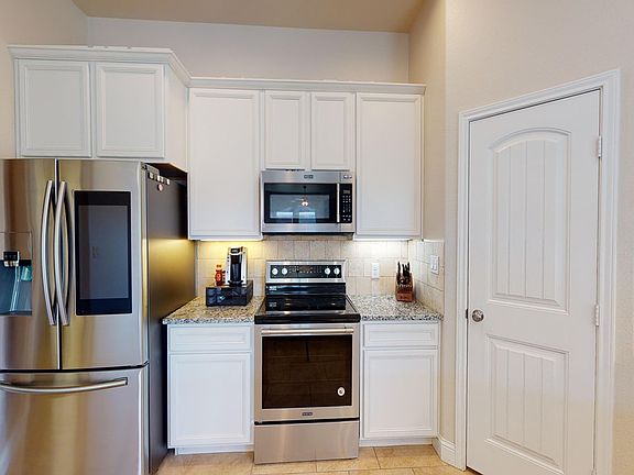4th image of 1032 E 90th Ct