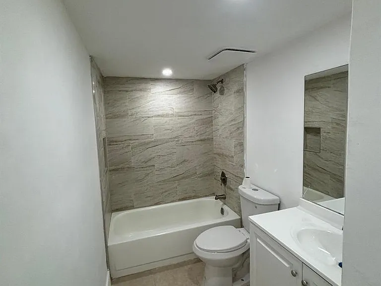 8002 SW 149th Ave #314 — Photo 2