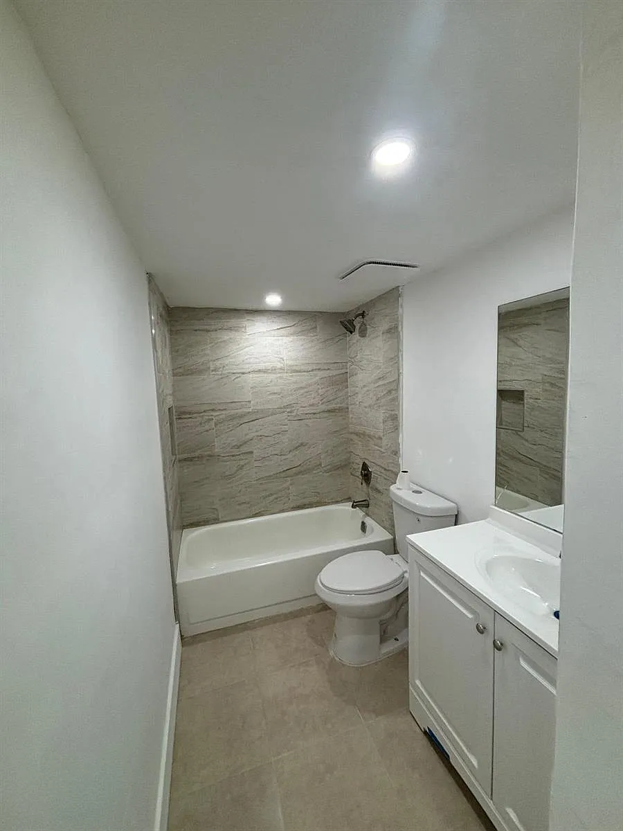 Building Photo - 8002 SW 149th Ave #314