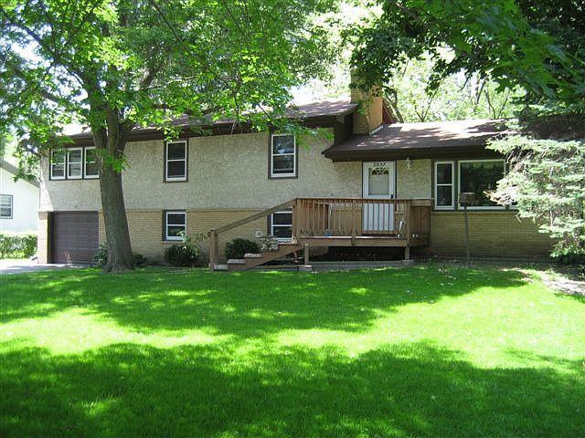 Shaded front yard & front step deck.