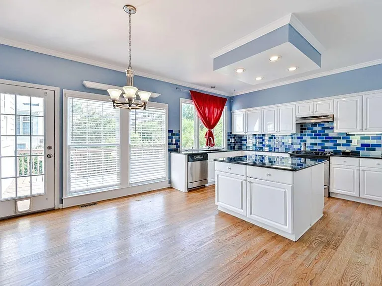 345 Eastcote Dr — Photo 18
