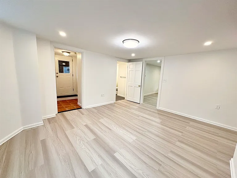 420 Sumner St #1 — Photo 7