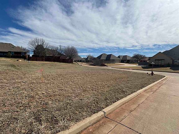 3rd image of 1619 NW Leona Cir