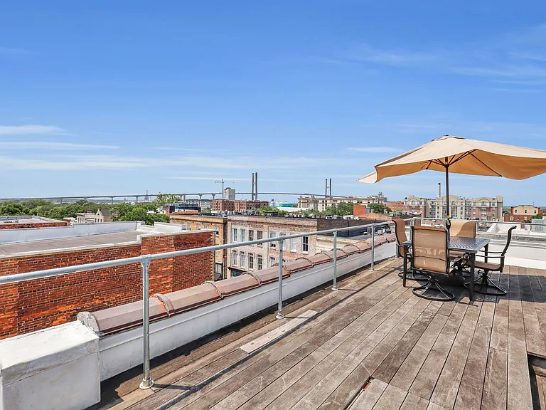 301 W Broughton St #4A — Photo 31