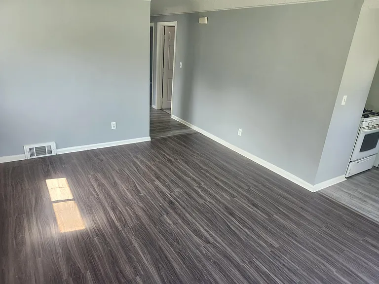 29841 Oakwood St — Photo 4