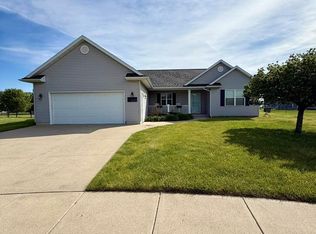 2526 Hickory Cir, Fort Dodge, IA 50501