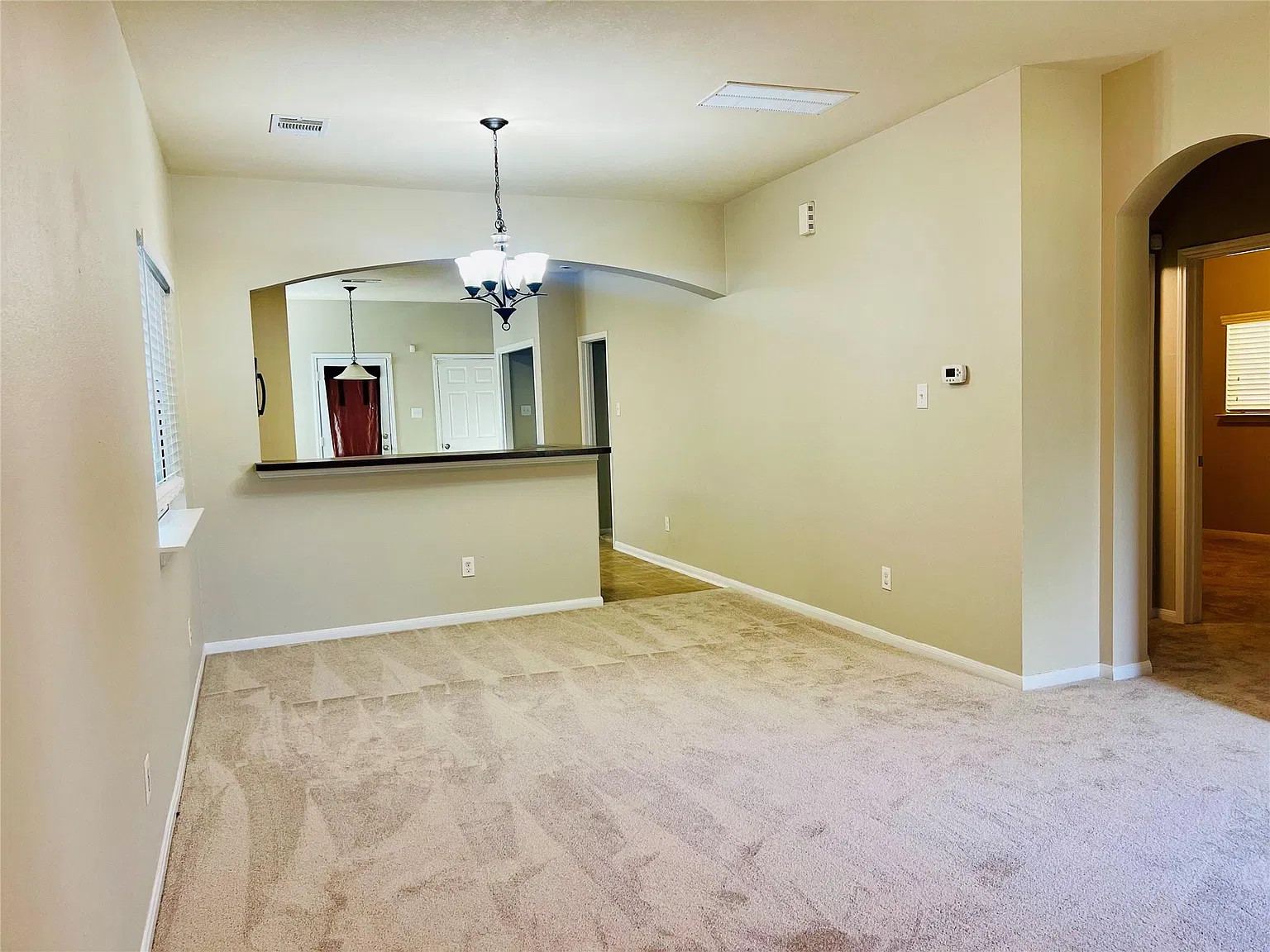 3 bed, 2.0 bath, 1226 sqft, $1,700 — Photo 3