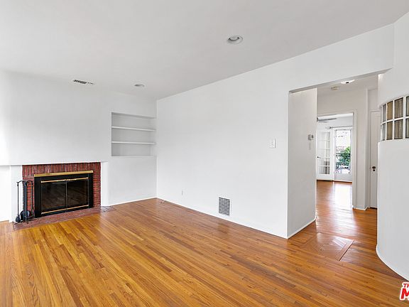 4th image of 2632 Stoner Ave