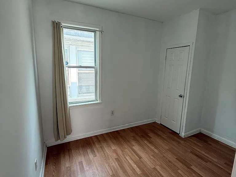 537 S Park St #2 — Photo 2