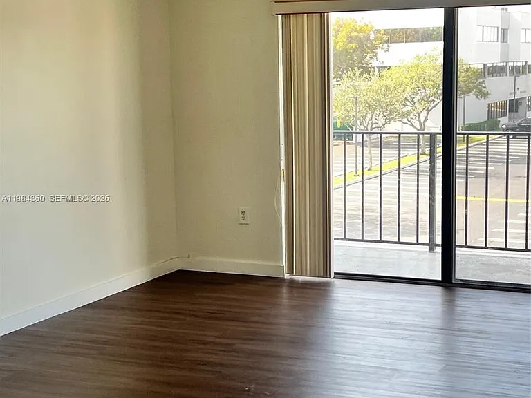 10431 N Kendall Dr #D314 — Photo 9