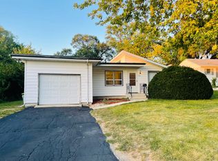 106 Thornton St, Lockport, IL 60441