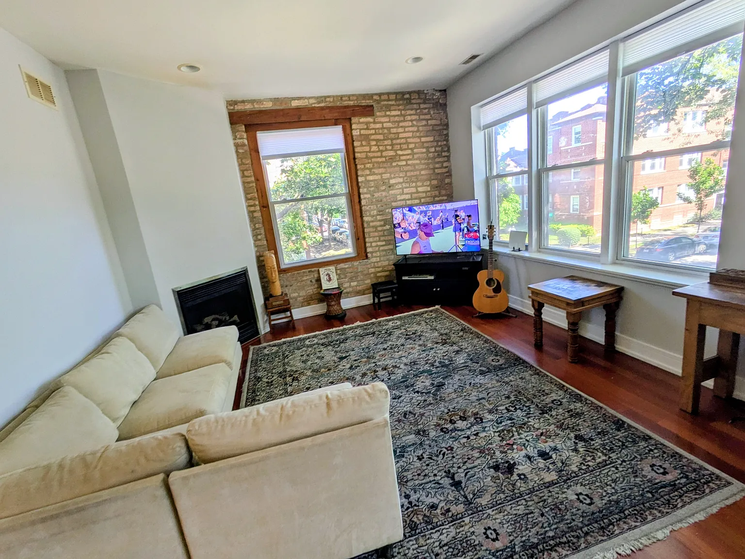 2 bed, 900 sqft, $2,450 — Photo 3