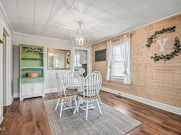 3rd image of 1622 Echo Ct