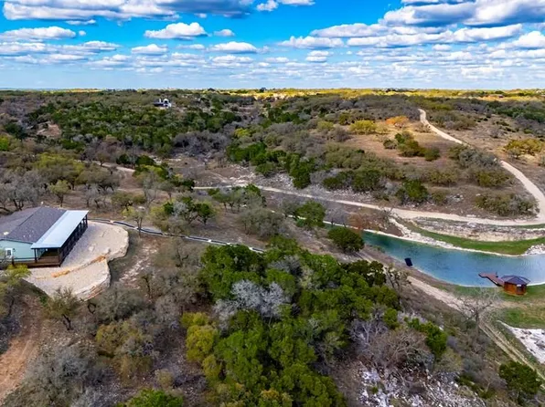 4565 Zenner Ahrens Rd, Kerrville, TX 78028