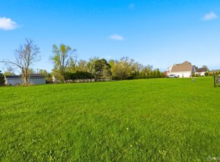 21 Potowatomi Dr, Grosse Ile, MI 48138