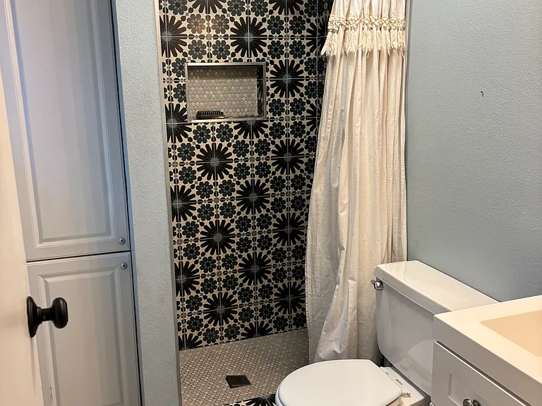 65 N Clarkson St — Photo 8