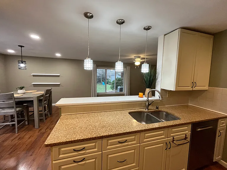 301 S Village Dr — Photo 13