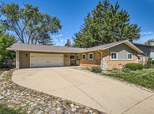 1360 Gentry Rd, Hoffman Estates, IL 60169