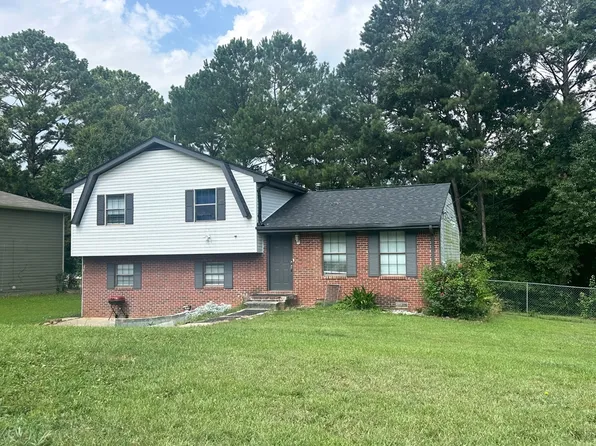 5893 Nell Ln, Ellenwood, GA 30294