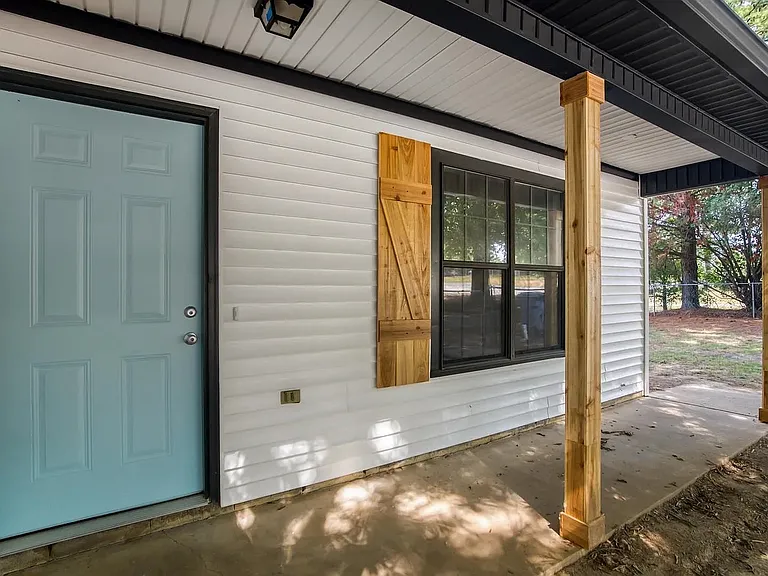 1319 Collier Dr — Photo 3